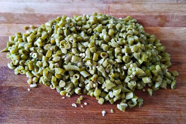 空心菜梗炒泡豇豆的做法图解3