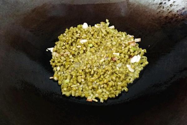 空心菜梗炒泡豇豆的做法图解8