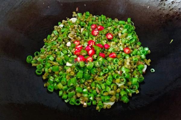 空心菜梗炒泡豇豆的做法图解11