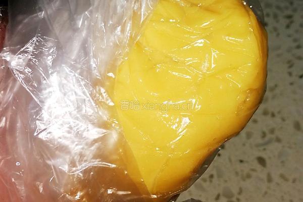 偶做滴豆沙蛋黄月饼的做法图解4