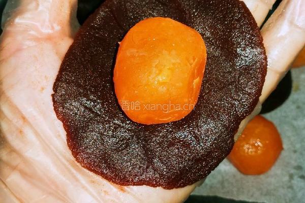 偶做滴豆沙蛋黄月饼的做法图解7