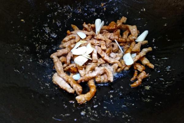 芹菜红椒炒肉丝的做法图解9