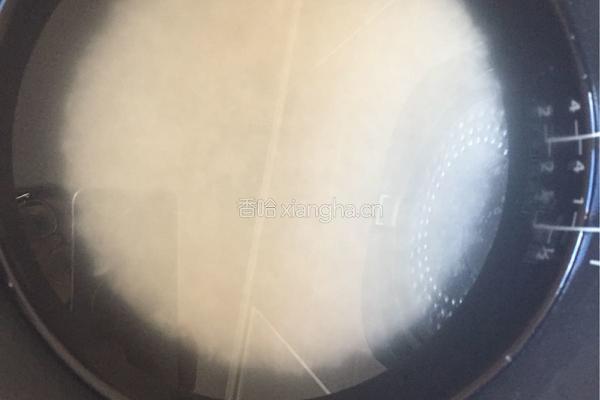 紫薯山药粥的做法图解1