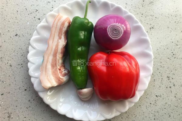 三色回锅肉的做法图解1