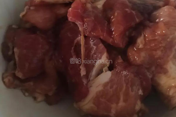 木耳炒肉的做法图解2