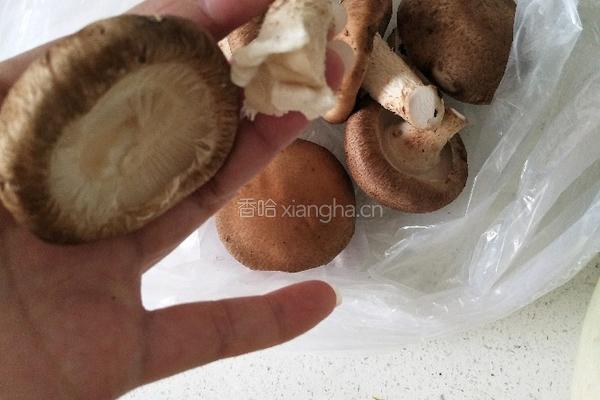 香菇酿肉丸子的做法图解1