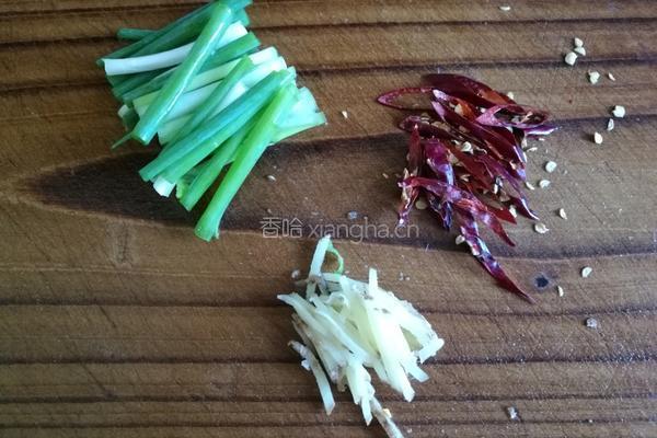 油淋绿豆芽的做法图解1