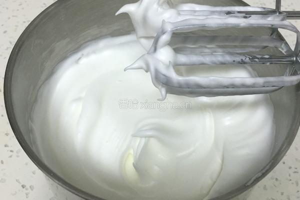 荔枝戚风蛋糕的做法图解4