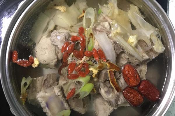 花胶玉竹排骨汤的做法图解6