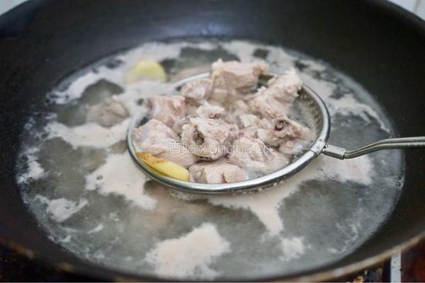 山药排骨汤的做法图解3
