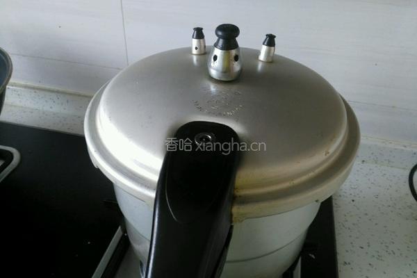 白萝卜排骨汤的做法图解6