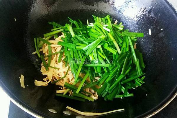 韭菜炒豆皮的做法图解6