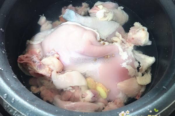 猪肚煲鸡汤的做法图解2