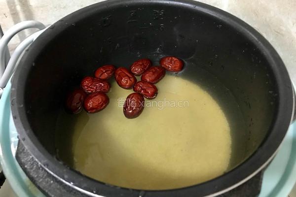 红糖小米粥的做法图解3