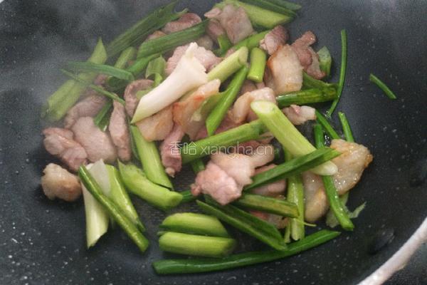花菜炒肉的做法图解3