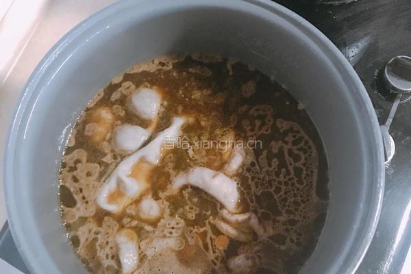肥肠排骨火锅的做法图解1