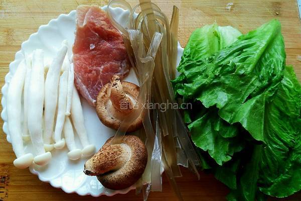 菌菇肉片汤的做法图解1