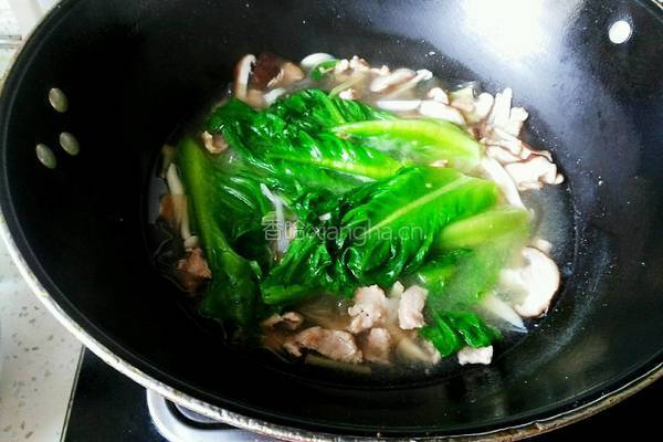 菌菇肉片汤的做法图解9
