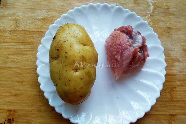 土豆炒肉丝的做法图解1