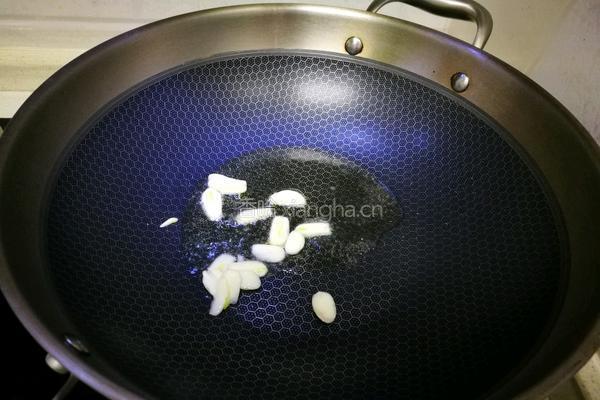 豆干煸苦瓜的做法图解2