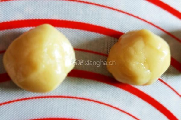 莲蓉蛋黄月饼的做法图解9