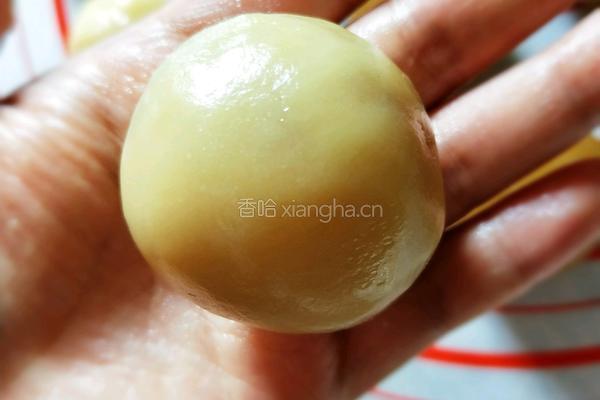 莲蓉蛋黄月饼的做法图解11