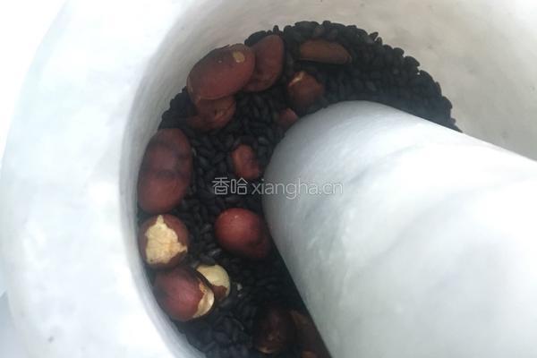 黑芝麻花生元宵的做法图解4