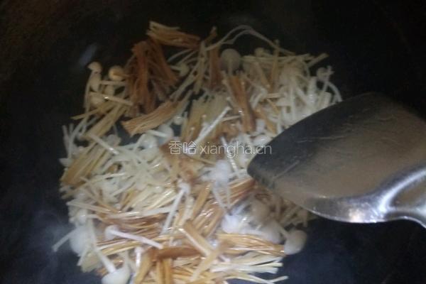 芹菜炒金针菇的做法图解5
