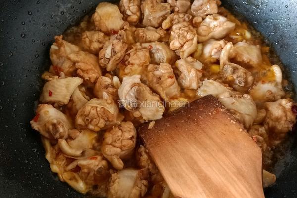 麻辣鸡翅中的做法图解6