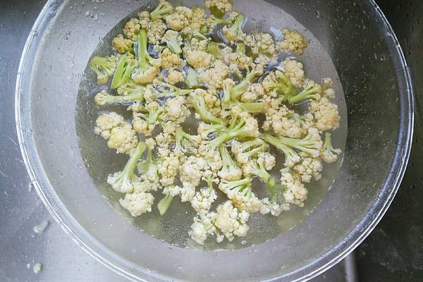 辣炒花菜的做法图解3
