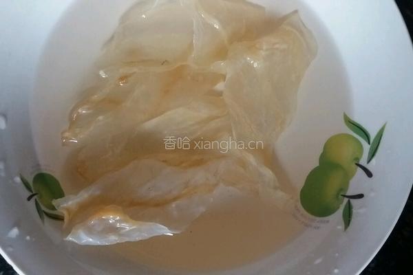 乌鸡火腿花胶汤的做法图解2