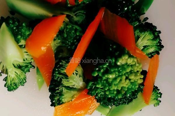 西兰花炒鸡蛋的做法图解4