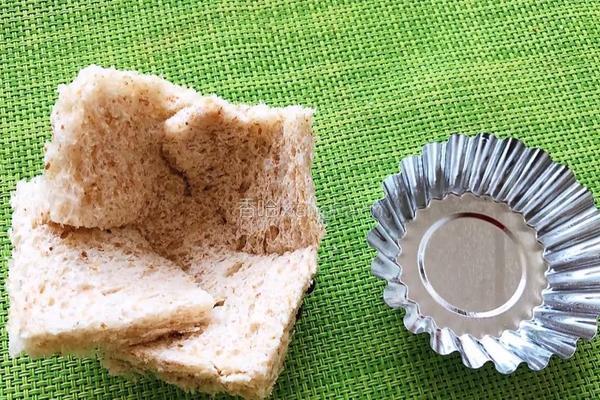 土司杯火腿鸡蛋的做法图解4