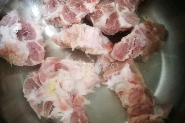 山药薏米脊骨汤的做法图解7