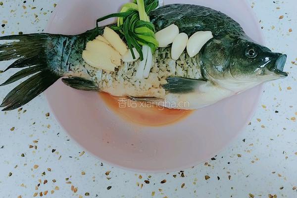 泡椒鲫鱼的做法图解1
