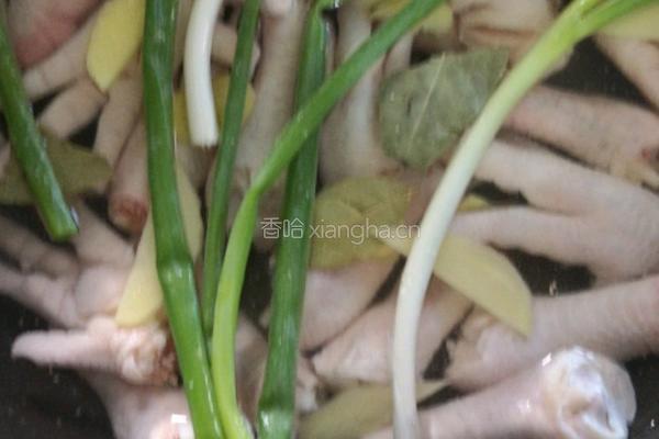 酸辣鸡爪的做法图解2
