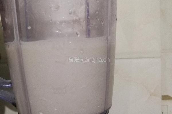 燕窝桃胶木瓜奶糖水的做法图解5