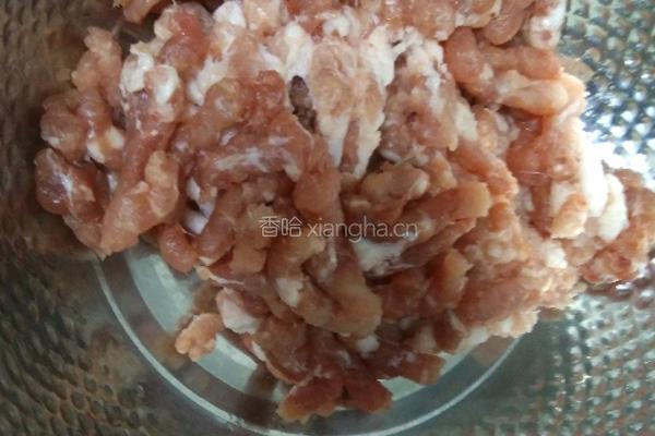美味虾鲜肉馄饨的做法图解1
