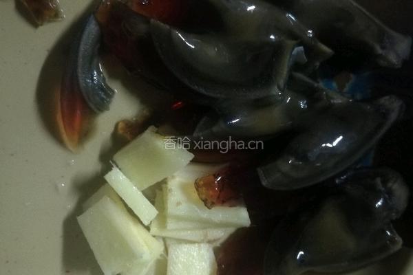 蚕菜皮蛋汤的做法图解2