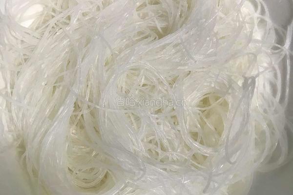 蒜蓉肉末炒粉丝的做法图解2