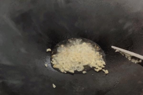 番薯叶炒罐头鱼的做法图解5