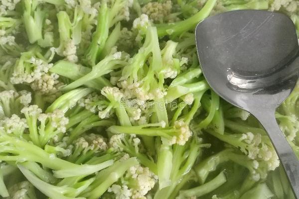 家常干煸花菜的做法图解1