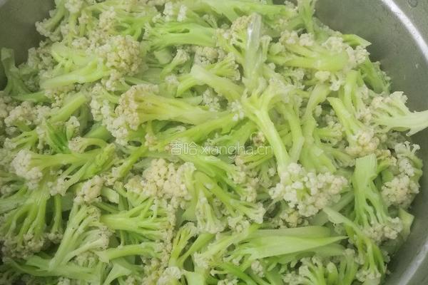 家常干煸花菜的做法图解2
