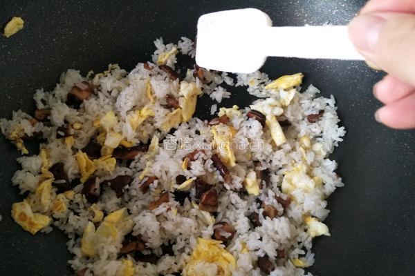 香菇蛋炒饭的做法图解9