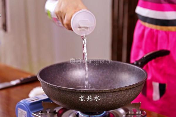 韩式家常菜：蒜苔原来还可以这么做，美味可口，下饭极品的做法图解2