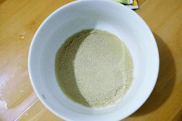 发面大饼干的做法图解1