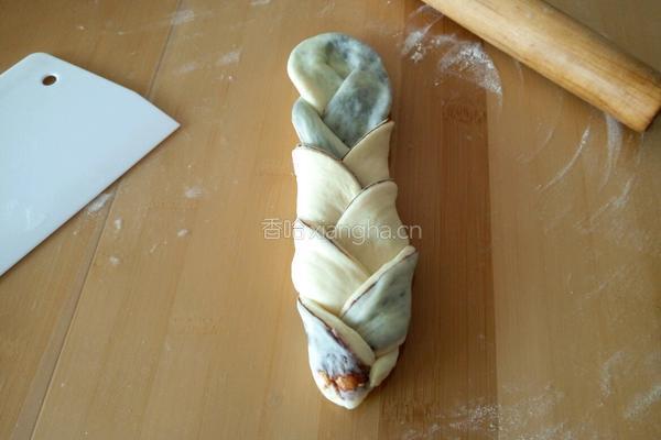 豆沙酥粒辫子面包的做法图解9