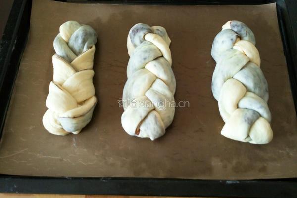 豆沙酥粒辫子面包的做法图解10