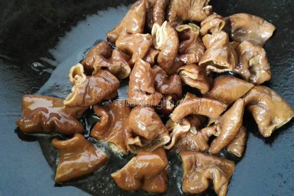 洋葱炒肥肠的做法图解7