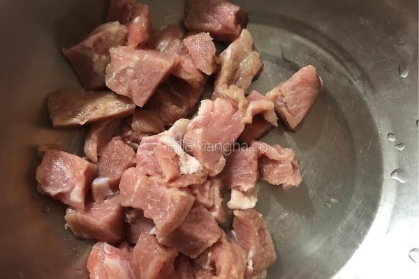 青椒肉段的做法图解1